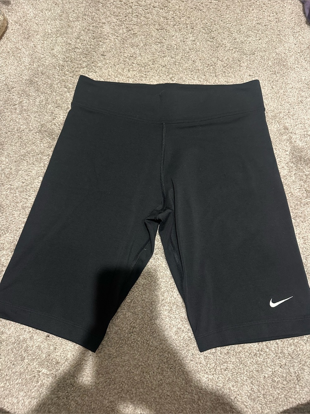 Nike Black Women's Mid-Length Bike Shorts